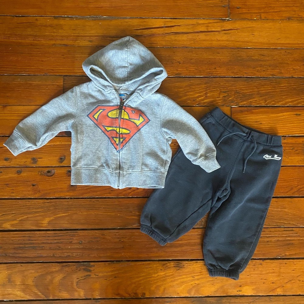 Old Navy Sweatpants Set Superman Size 12-18 Months